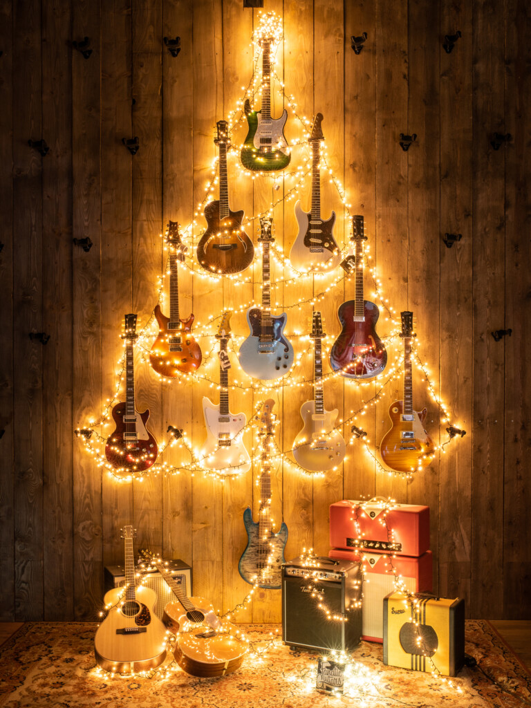 El árbol de Navidad que todo guitarrista desea. 